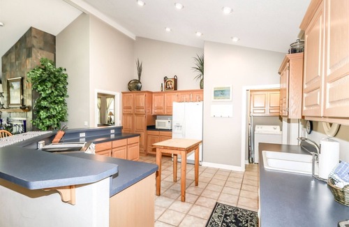 Hot Springs Village House | 14 Juego Way - HDTV, WIFI. A large, spacious luxury home on Diamante Golf Course