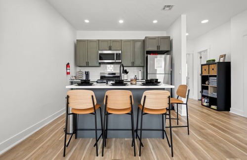 Fair Lawn Apartment | 14 Miles to NYC 2-Floor Duplex for 10 Guests 4BR Free Parking + Laundry
