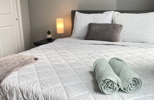 Primos Secane House | #14 NEW Cozy and Private Bedroom in Angora