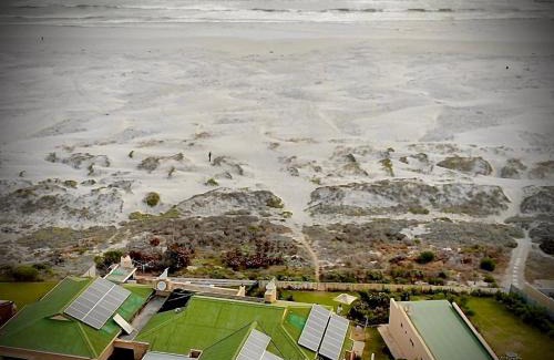 Melkbosstrand House | 14 Penguin Place, Melkbosstrand