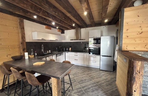 Saint-Sorlin-d'Arves Ski Chalet | 14-person chalet close to the slopes and the Croix de fer pass
