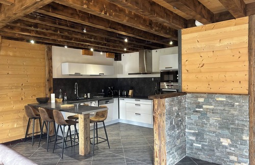 Saint-Sorlin-d'Arves Ski Chalet | 14-person chalet close to the slopes and the Croix de fer pass