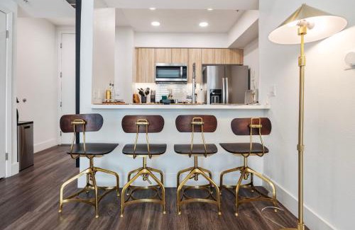 Downtown Apartment | 14 Santa Monica Gorgeous Apartment