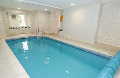 Chillington Cottage | 14 SHEPLEGH COURT, family friendly, with pool in Blackawton