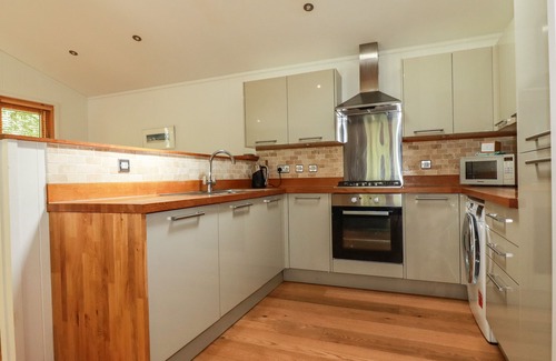Looe Cottage | 14 STONERUSH VALLEY, pet friendly, luxury holiday cottage in Lanreath