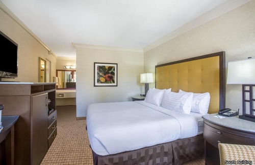 Laguna Beach Hotel | 14 West Laguna Beach