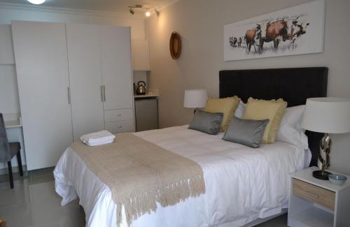 Woodmead House | 14 Woodmead Suites