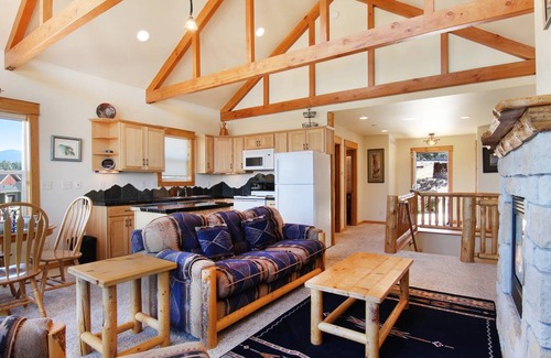 Estes Park Condo | 140 m² Condo ∙ 2 bedrooms ∙ 6 guests
