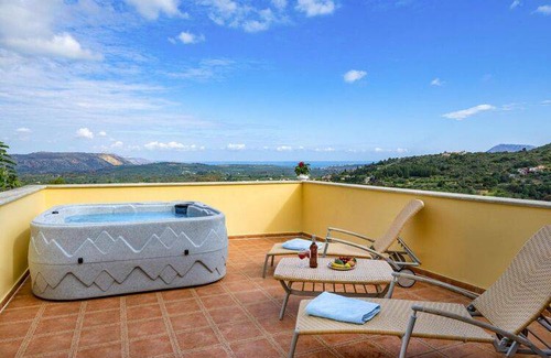 Maheri House | 140 m² House ∙ 2 bedrooms ∙ 5 guests