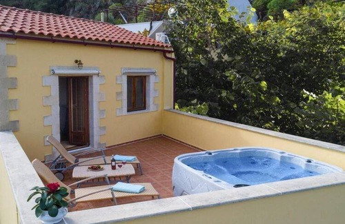Maheri House | 140 m² House ∙ 2 bedrooms ∙ 5 guests