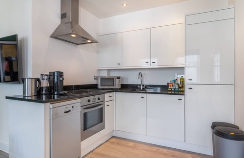 Tower Hill Apartment | 140 Minories