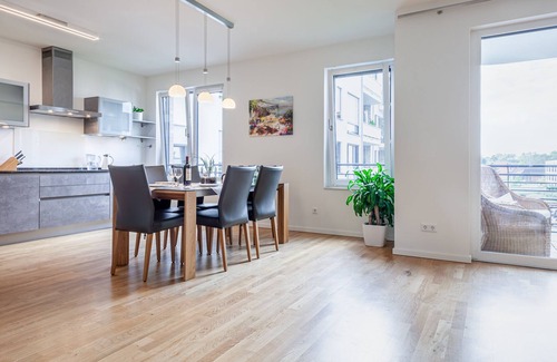 Flingern Nord Apartment | 140m2 luxury apartment，free underground parking