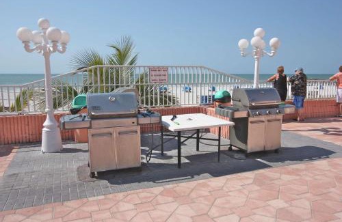 Indian Shores House | 1412 Beach Cottages