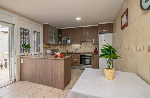 Empuriabrava Ski Chalet | 142-Empuriabrava, house very confortable with garden, wifi free