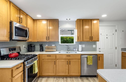 Highland Park Apartment | 142 - Highland Park Family Retreat