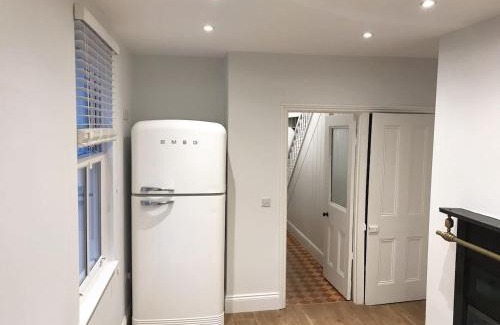 Porthcawl House | 143 New Road Porthcawl