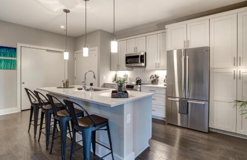 Downtown Asheville House | 145 Biltmore Ave 541B0C