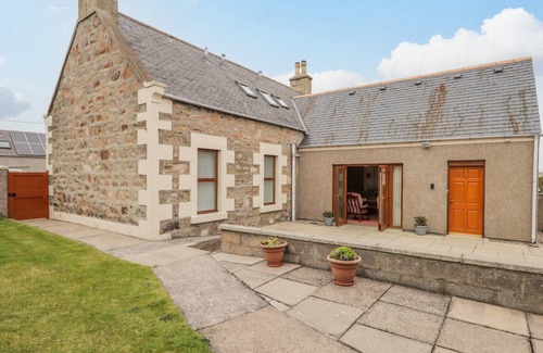 Buckie Cottage | 145 m² Cottage ∙ 4 bedrooms ∙ 7 guests
