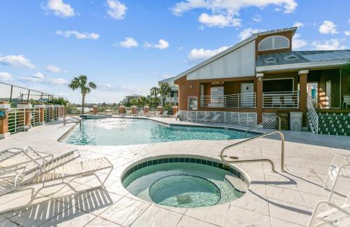 Caribbean Isle House | 1460 Bermuda Dr