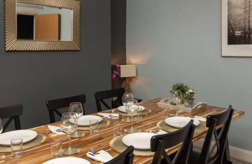 Belfast House | 147 The Residence