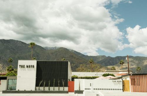 Uptown Design District Villa | 14bd Private Hotel - 2 Pools Spas Game Room Gym