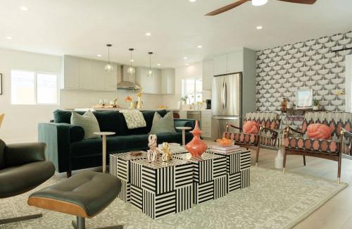 Uptown Design District Villa | 14bd Private Hotel - 2 Pools Spas Game Room Gym