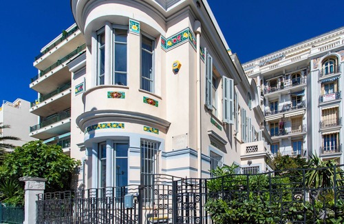 Fabron Villa | #15 4-bedroom villa in pleasant Nice with WiFi, AC. Enjoy your stay