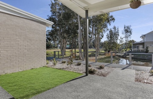 Tea Gardens House | 15/8 Yalinba Street Tea Gardens