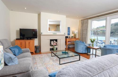 Dartmouth Apartment | 15 Dart Marina
