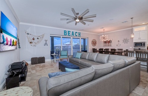 Mid Island House | 15% Disct thru DEC 19 Book Soon Great Rates!🎄XMas available!🎄Beach 🏖️ 2min walk🩴