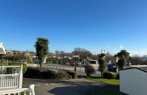 Exmouth Cabin | 15 Ivy Close, 3 Bedroom Caravan, Pet Friendly