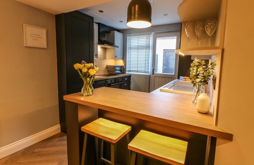 Barnard Castle Cottage | 15 MARKET PLACE, pet friendly in Middleton-In-Teesdale