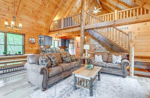 Logan House | 15 Mi to Hocking Hills Secluded Cabin with Hot Tub