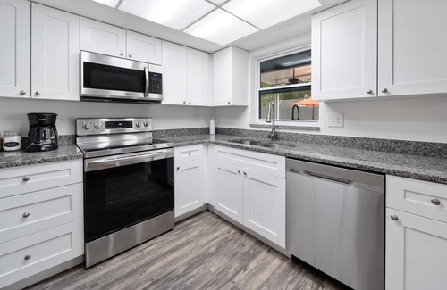 Regency Park House | 15 min from the beach