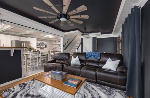 Nashville House | 15 min to Broadway- KING BED; 3Bdr/1Br - Everyday Getawayn