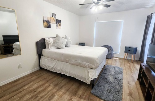 Oak Ridge Condo | 15 mins from Disney World. Family-sized Remodeled condo 2 BR 2 BT