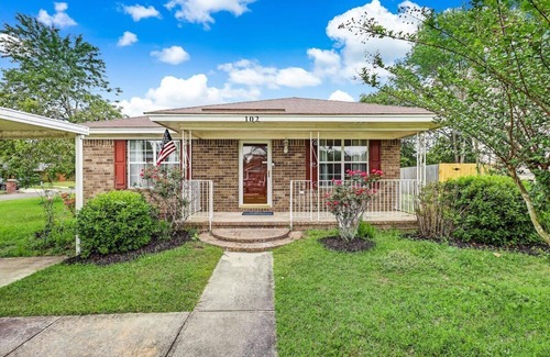 Savannah House | 15 Mins to Hospital&Downtown! Brandlewood Bungalow
