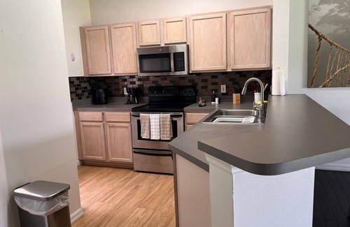Indian Point House | 15 minutes away from Disney parks and major attractions.