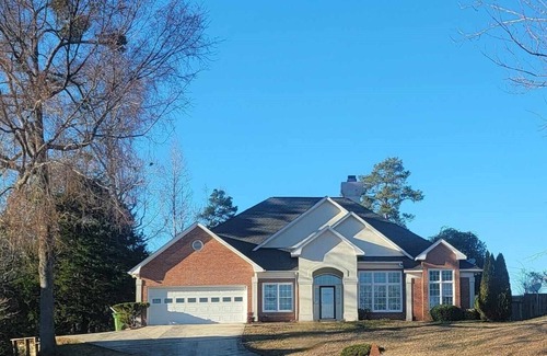 Fortson House | 15 Minutes from anywhere you want to go in Columbus! A home away from home.