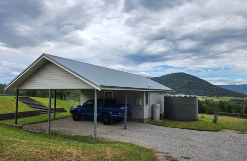 Daruka Apartment | 15 minutes from CBD. Guest numbers flexible for travelling sporting families.