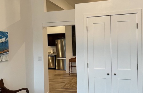 Neenah Apartment | 15 minutes to EAA. Newly renovated, Luxury 1 Bedroom in historic downtown Neenah