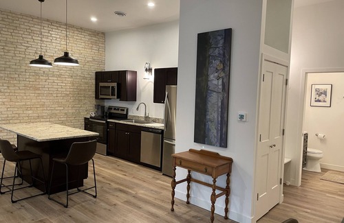 Neenah Apartment | 15 minutes to EAA. Newly renovated, Luxury 1 Bedroom in historic downtown Neenah