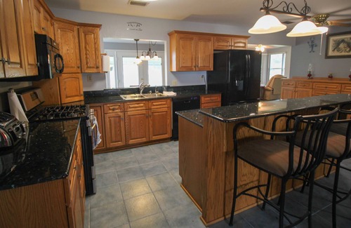 Crystal River House | 15 Minutes to the Gulf of Mexico! Beautiful home on Lake Rousseau