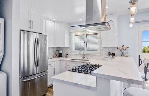 Ventura House | 15% Off Oct 16-19! Ocean Views, Steps To Downtown