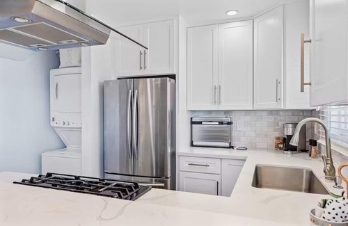 Ventura House | 15% Off Oct 16-19! Ocean Views, Steps To Downtown