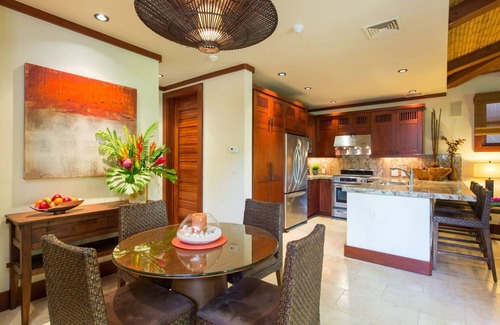 Kahala House | 15% Off Summer Special! Luxury Oceanfront Estate: Banyan House 4BD