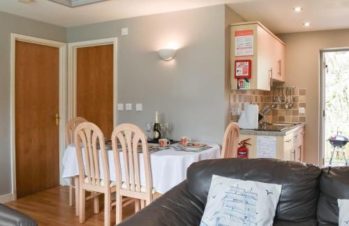 Camelford House | 15 Pebble Cottage