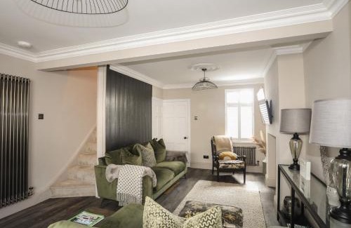 Beaumaris House | 15 Rosemary Lane