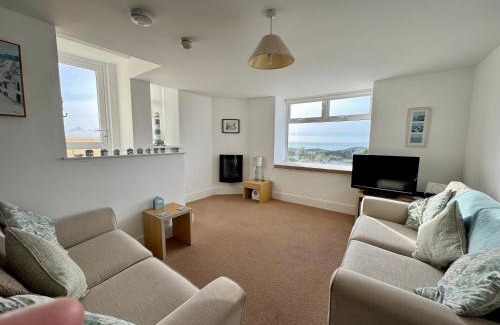 Trearddur Bay House | 15 The CLIFF APARTMENT-2 BED- SEA VIEW