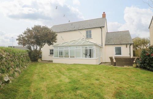 St. Buryan House | 15 Tower Meadows